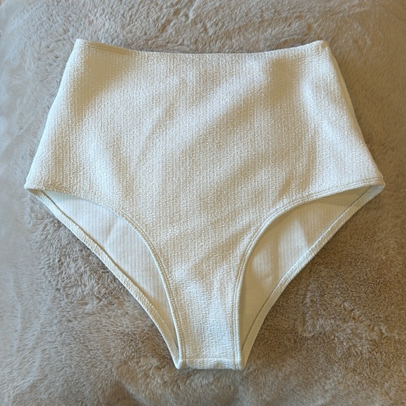 CLOSET CLEAROUT ✨ Mikoh Lami White Textured High Waist Bikini Bottoms Size Small - Picture 2 of 5